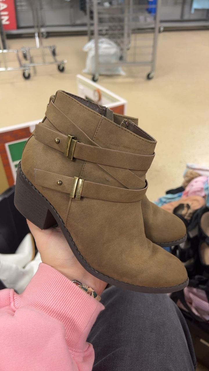 Brown Boots Youth 3