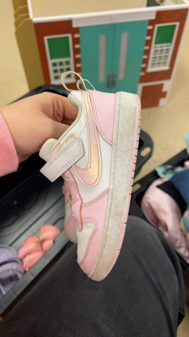 Nike Sneakers Youth 10