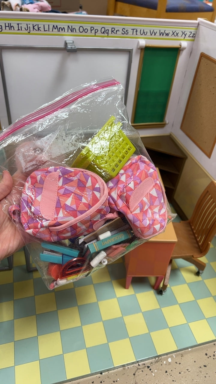 18in doll school Toy or Educational Play Set