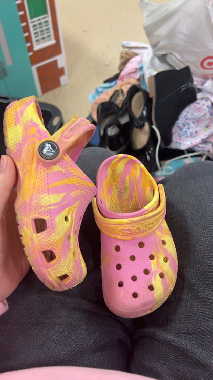 Crocs Sandals Youth 10 rainbow 