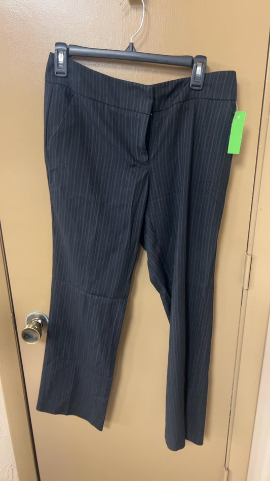 NEW YORK & COMPANY Pants 8 Petite