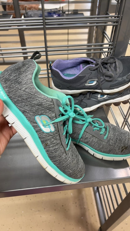 Skechers Sneakers 8.5 Gray and Teal
