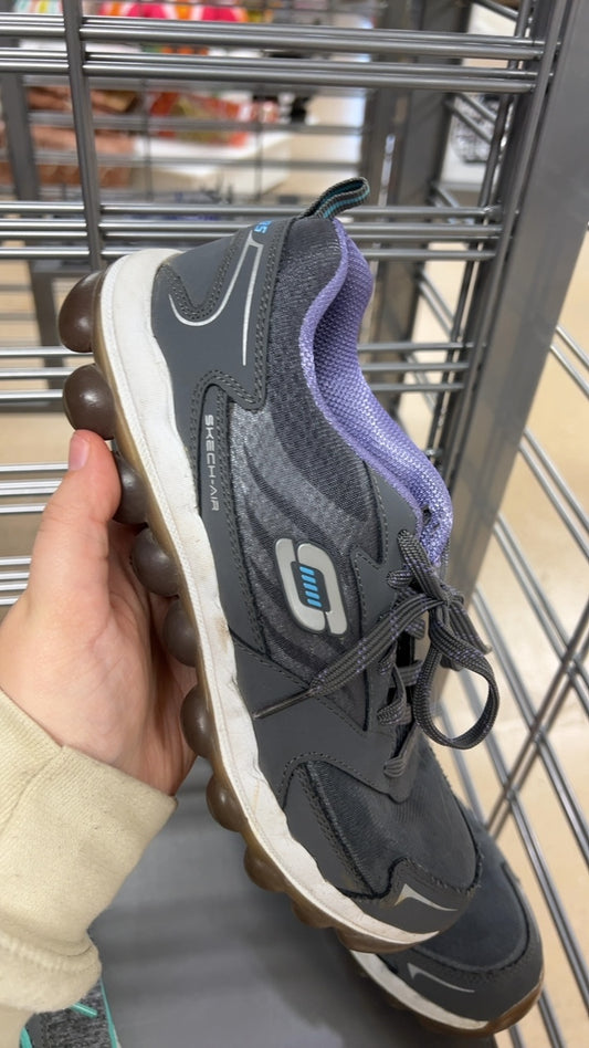 Sneakers 8.5