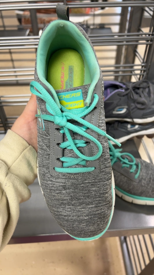 Skechers Sneakers 8.5 Gray and Teal