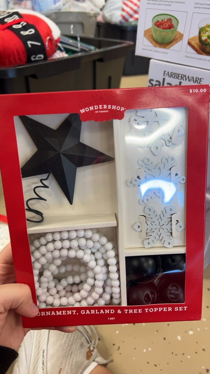 Wondershop Decorative Set