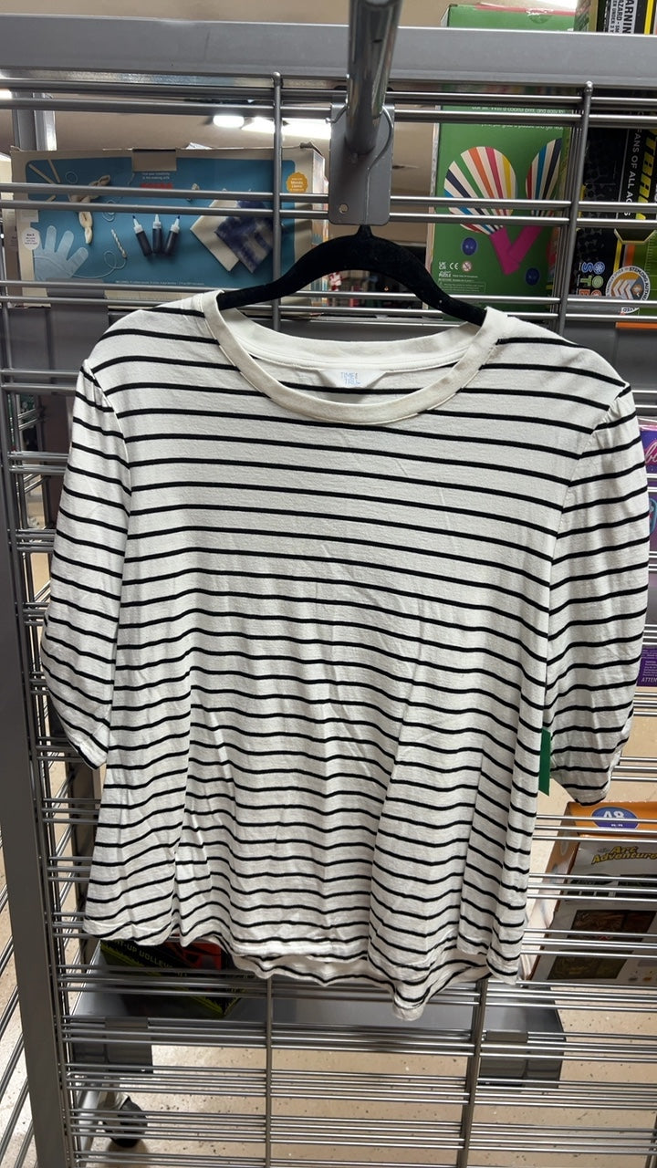 Time & True T-Shirt XL