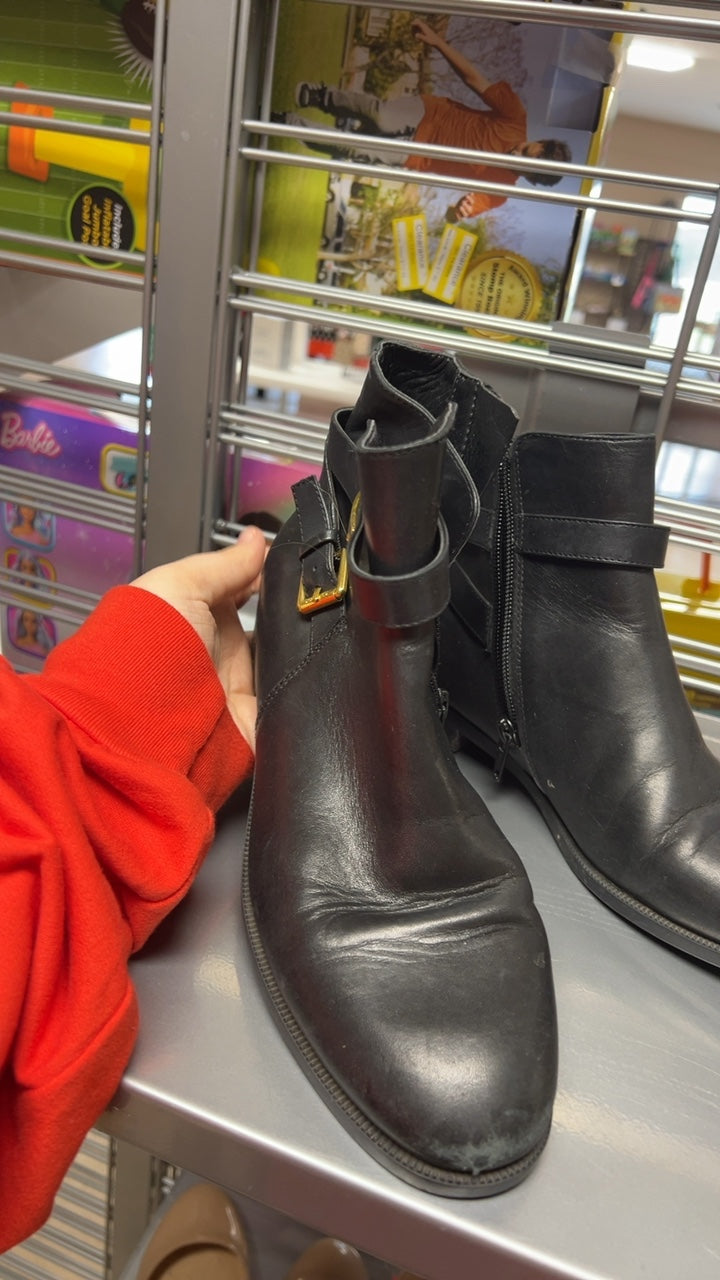 Ralph Lauren Boots 7.5