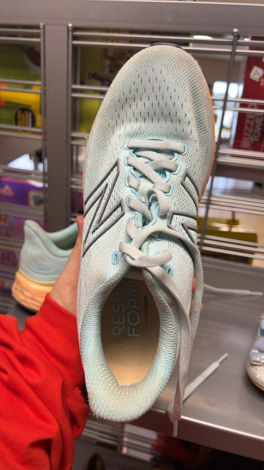 New Balance Sneakers 7.5