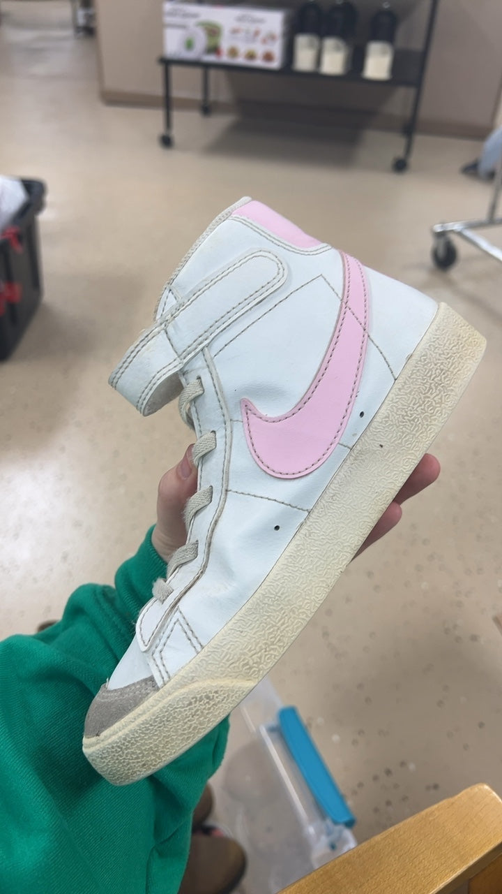Nike Sneakers Youth 2