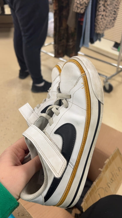 Nike Sneakers Youth 2