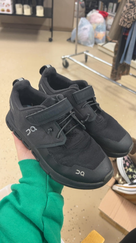 On Cloud Running Sneakers Youth 3