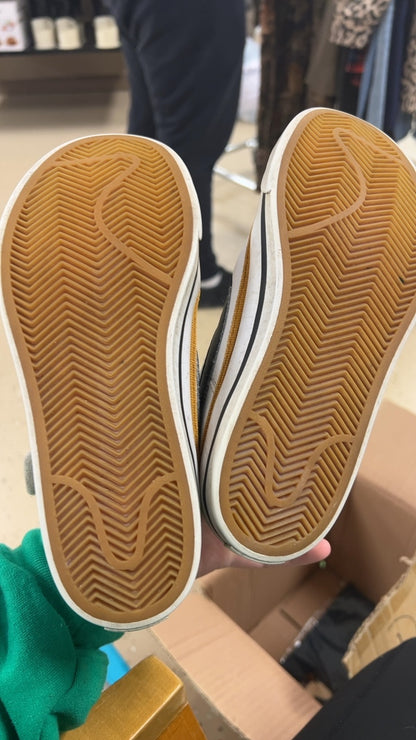 Nike Sneakers Youth 2