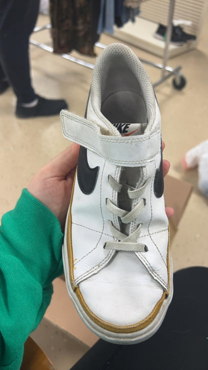 Nike Sneakers Youth 2