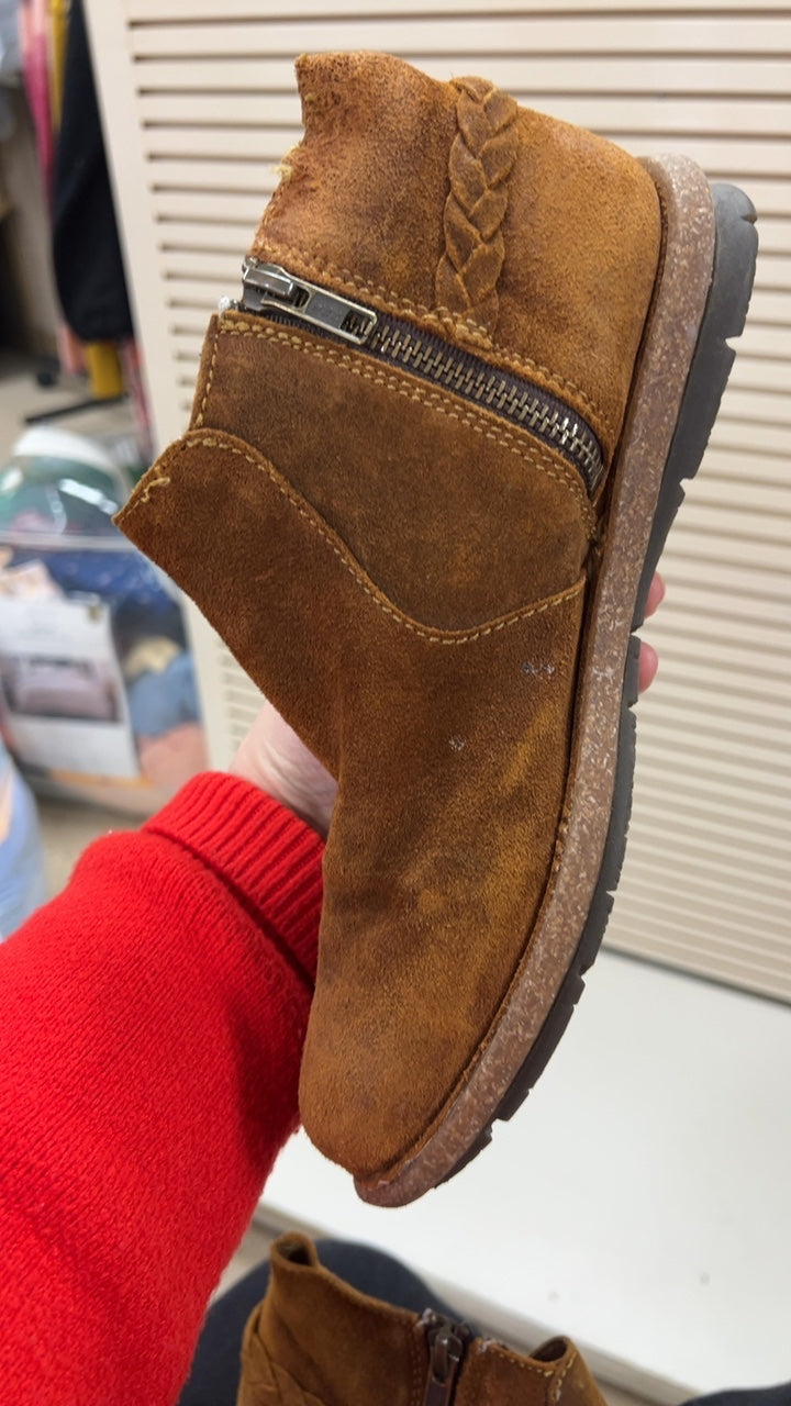 Born Boots 7.5