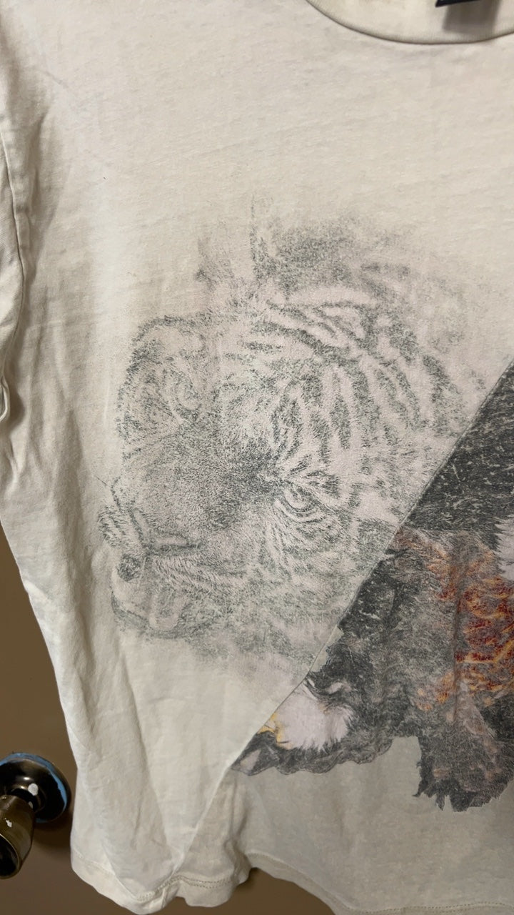 Forever 21 T-Shirt Medium