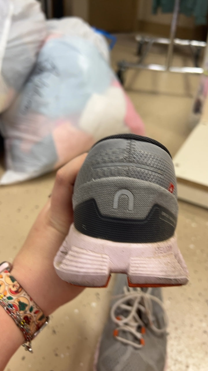 On Cloud Sneakers 10.5