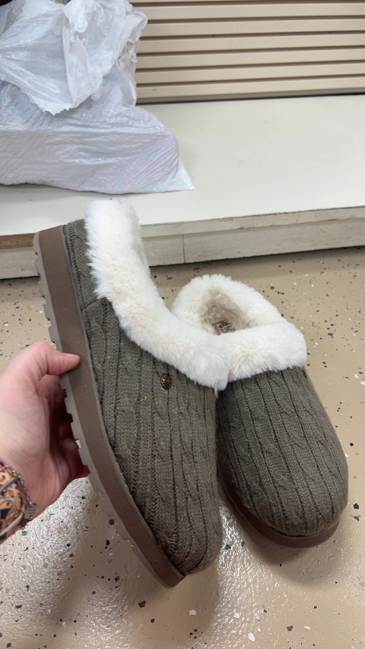 Bobs Slippers 9.5