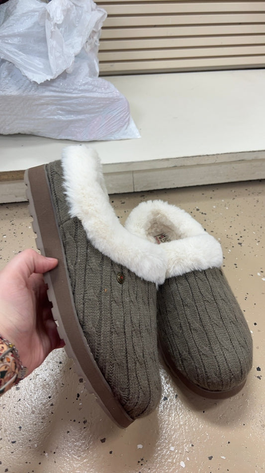 Bobs Slippers 9.5