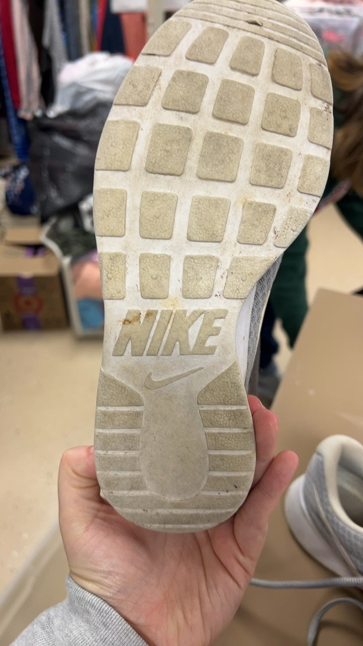 Nike Sneakers 6 gray