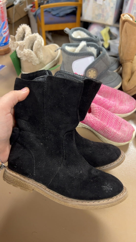 Boots Youth 9