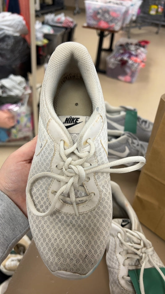 Nike Sneakers 6 white