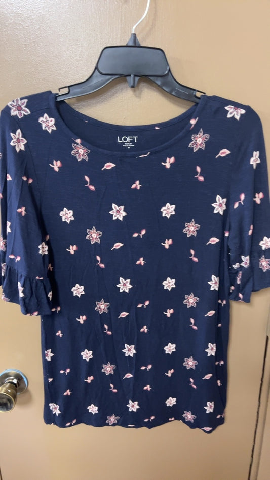 LOFT T-Shirt Medium