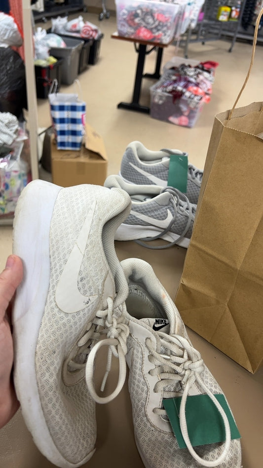 Nike Sneakers 6 white