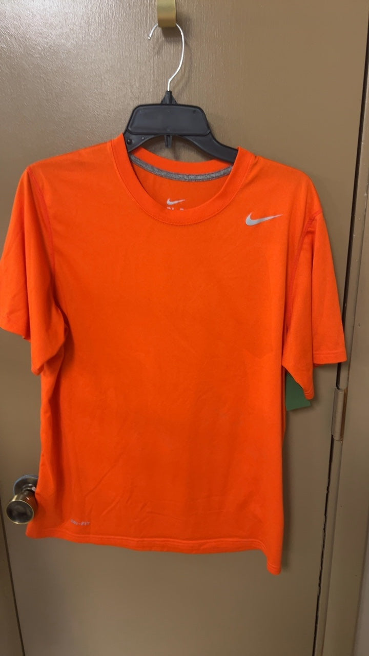 Nike T-Shirt MENS MEDIUM