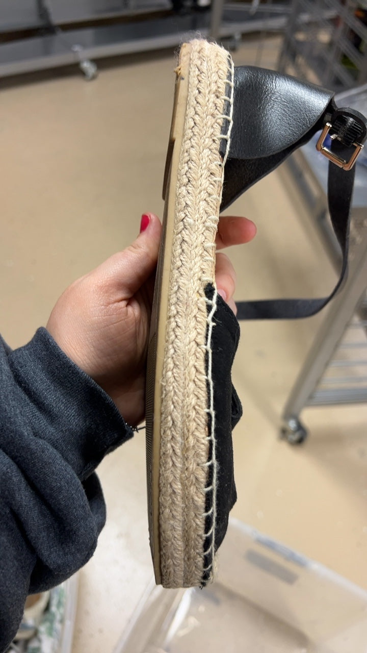 Sandals 8