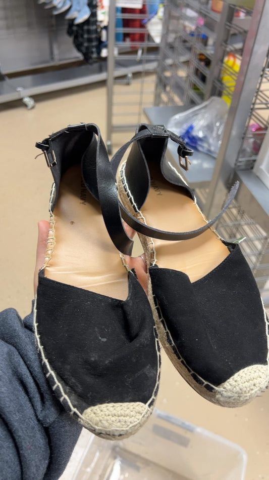 Sandals 8