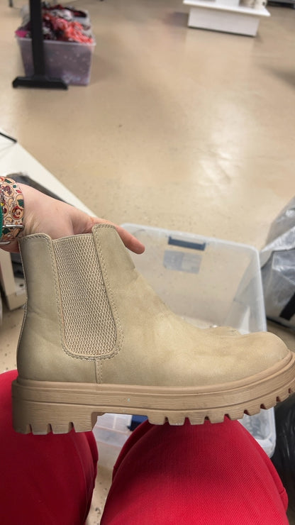 Boots 6