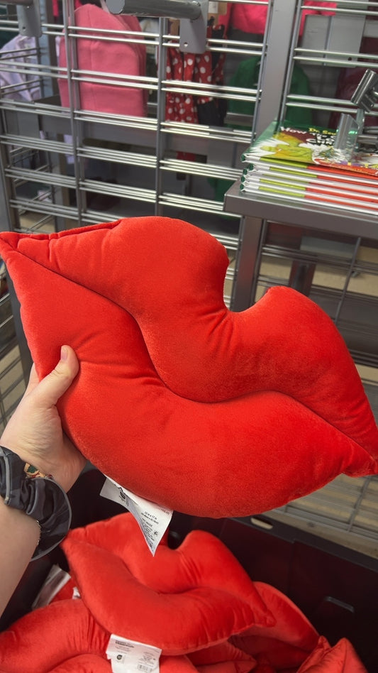 Lip Pillow