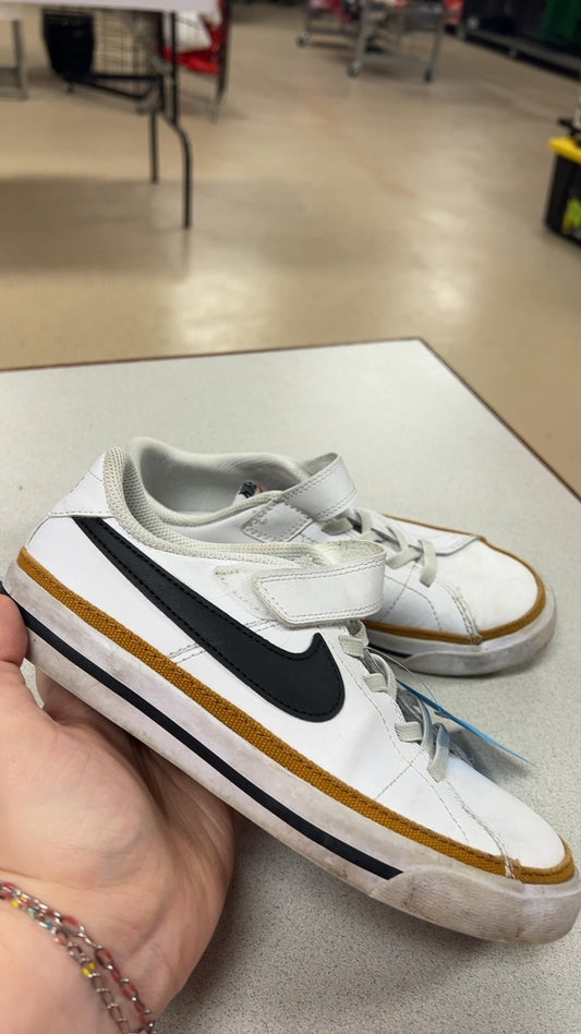 Nike Sneakers Youth 2
