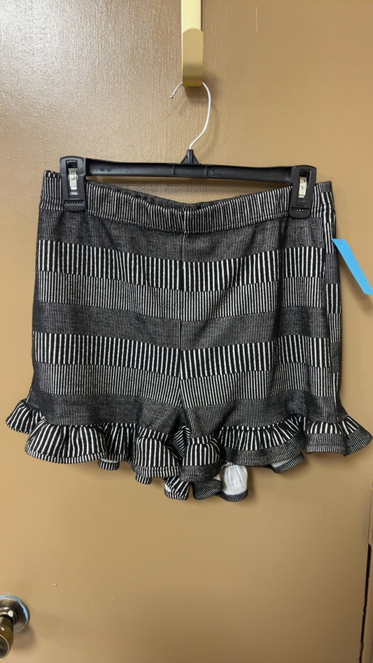 Ruffle shorts Large