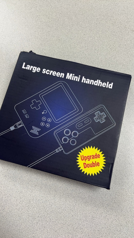Handheld gaming device