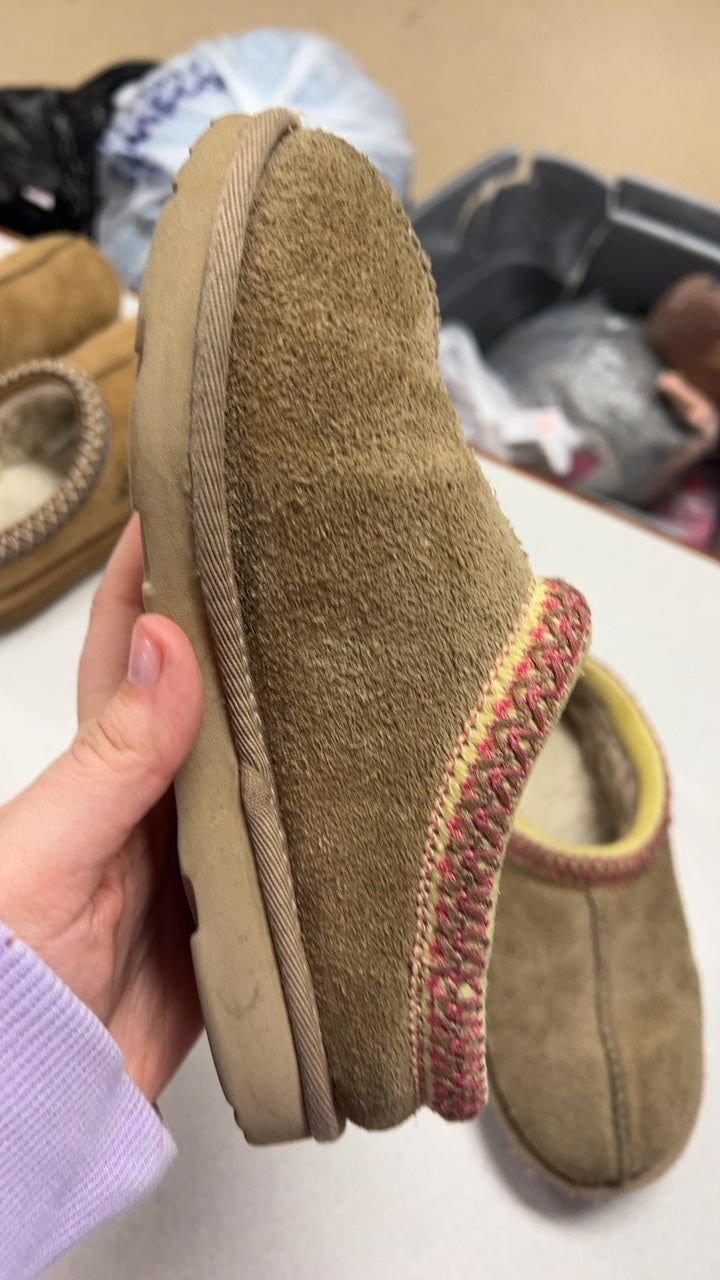 UGG Slippers Youth 1