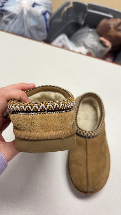 UGG Slippers Youth 2