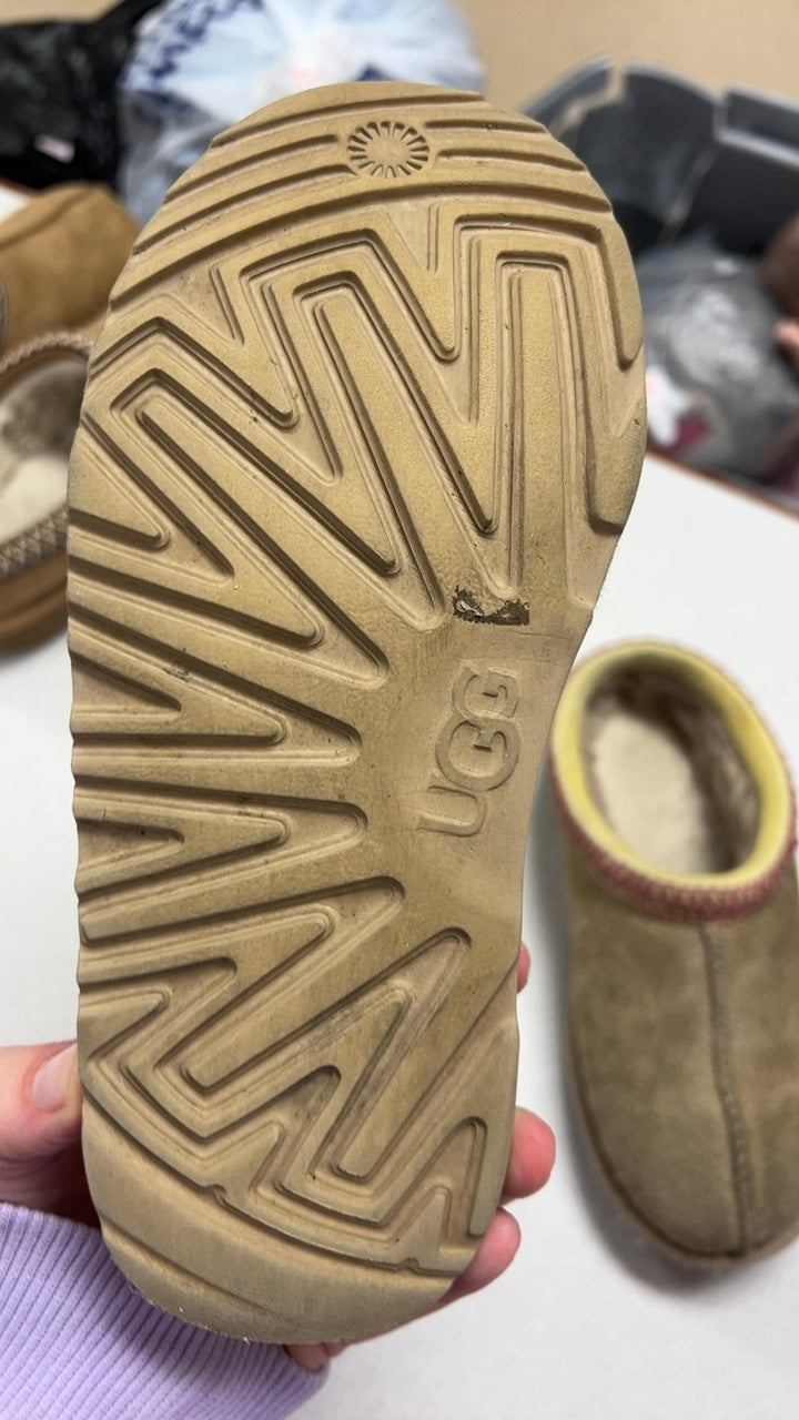 UGG Slippers Youth 1