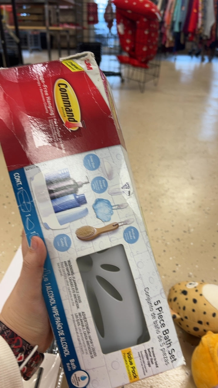 Command Bath Set