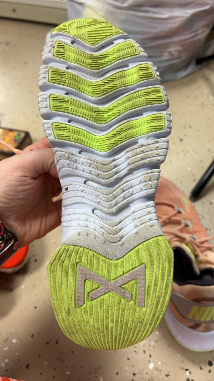 Nike Sneakers 7.5