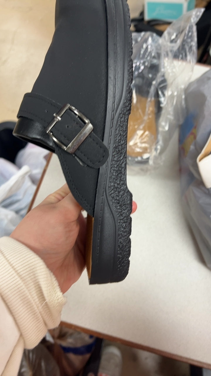Black Sandals 9.5