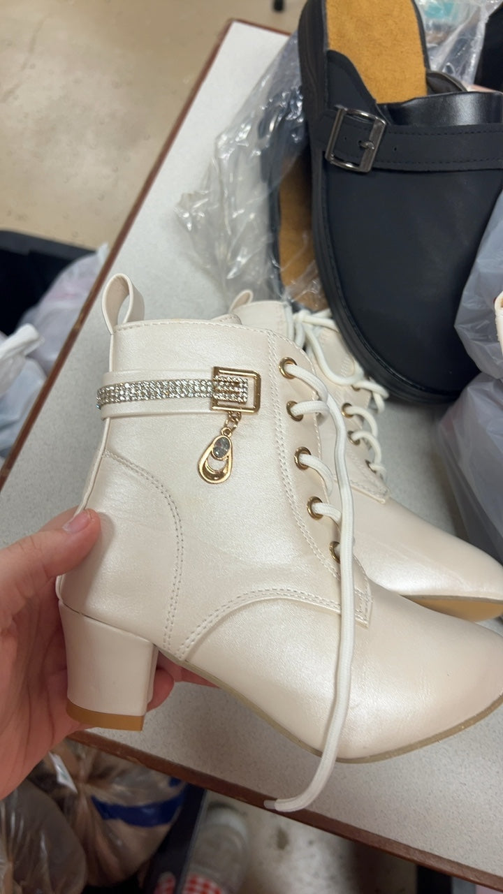 White Boots Youth 27