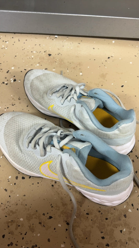 Nike Sneakers Youth 4.5