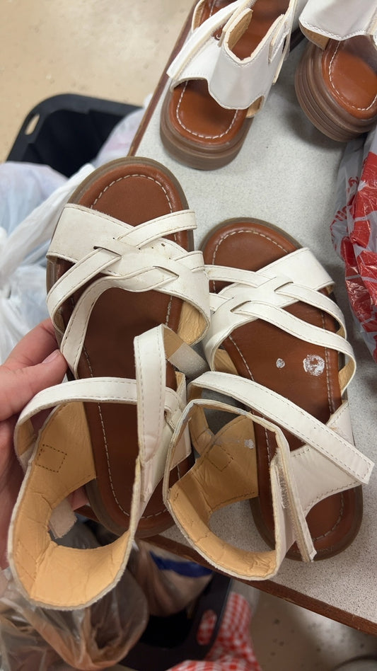 Sandals Youth 30
