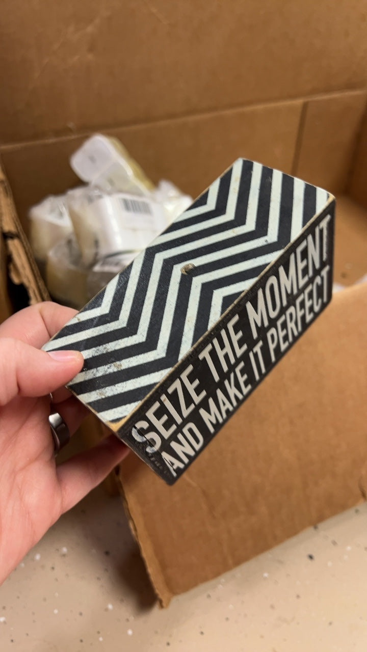 N/A Decorative Sign