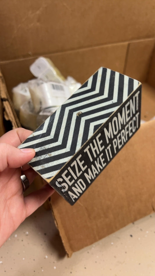 N/A Decorative Sign