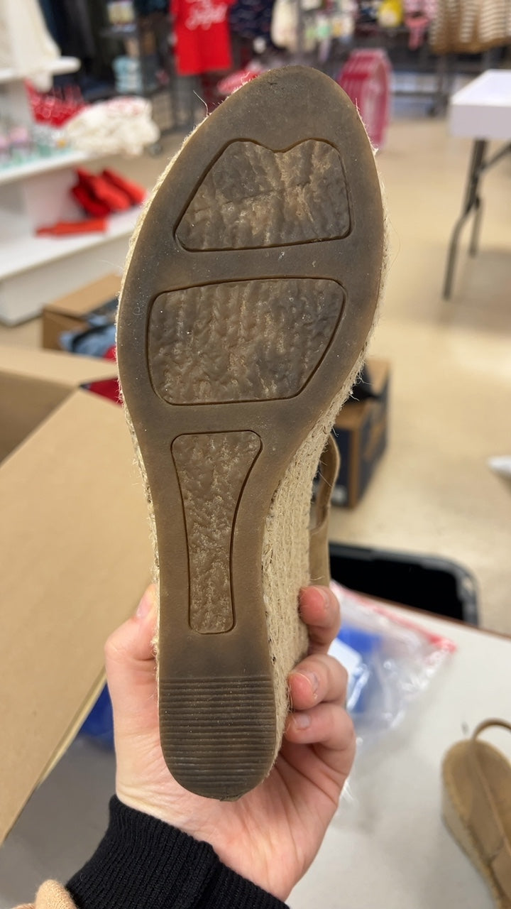 Sandals 7.5