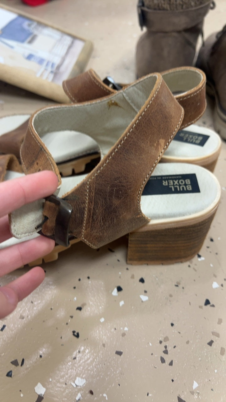 Leather Sandals 10