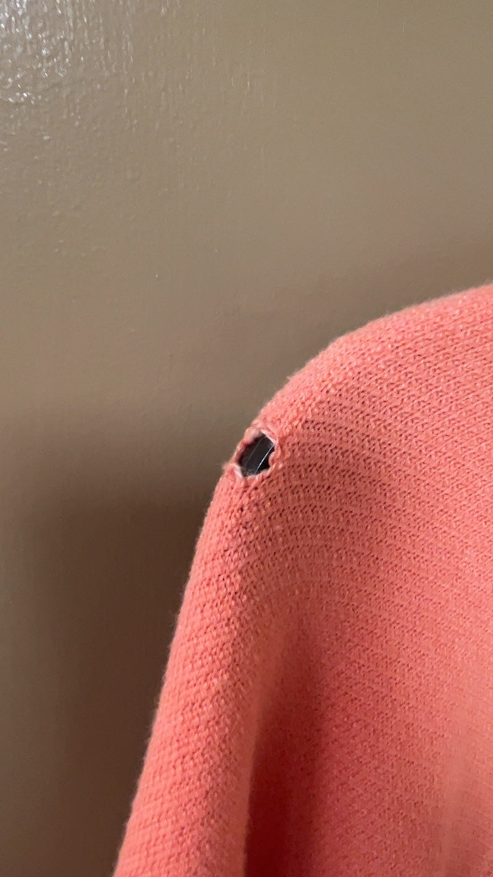 Aerie Sweater Large (Tiny hole)