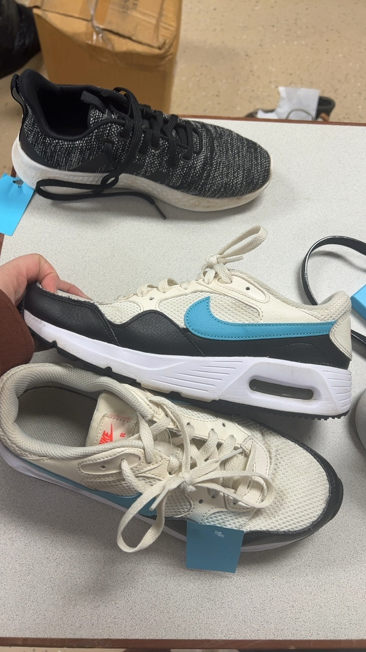 Nike Sneakers 8.5